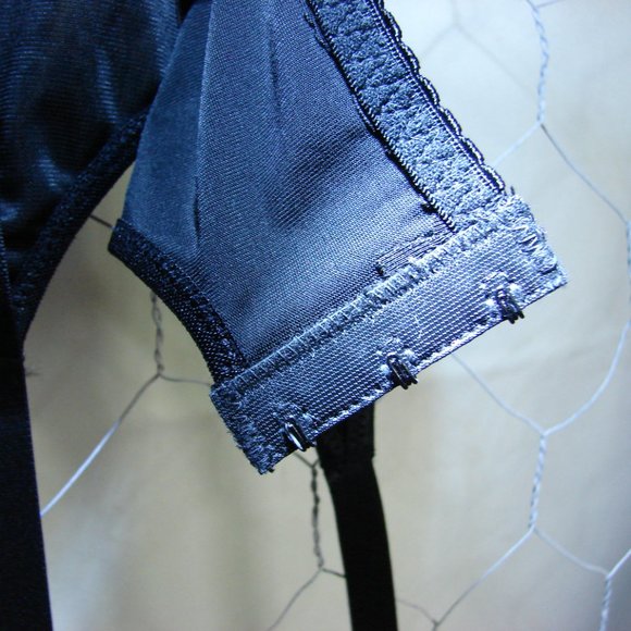 NWT Fashion Form Satin floral Embroidered Garter Belt Black Center Front Bow - Picture 15 of 15